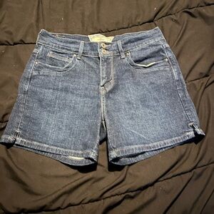 Levi’s Dark Blue Denim Jean shorts Size 6